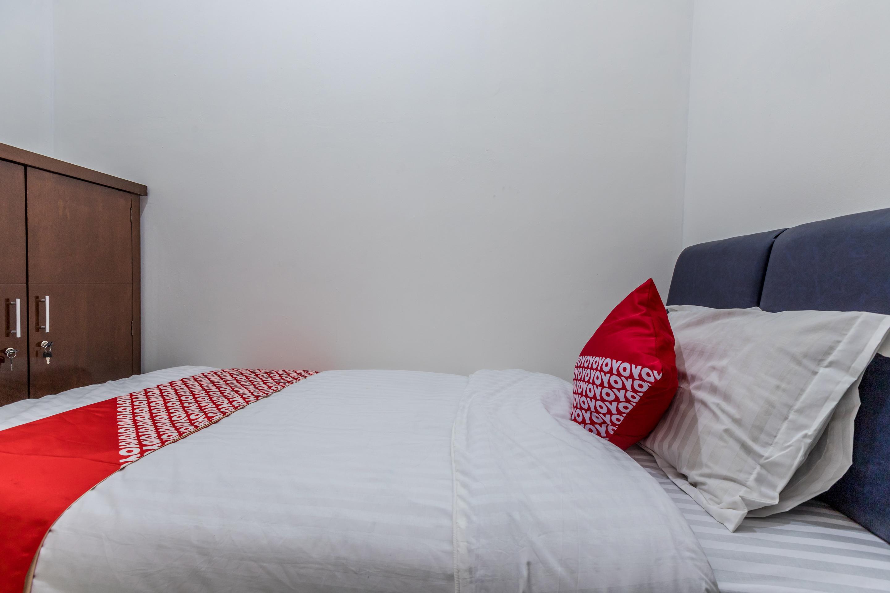 Super Oyo 1487 Residence Khoe Джакарта Экстерьер фото