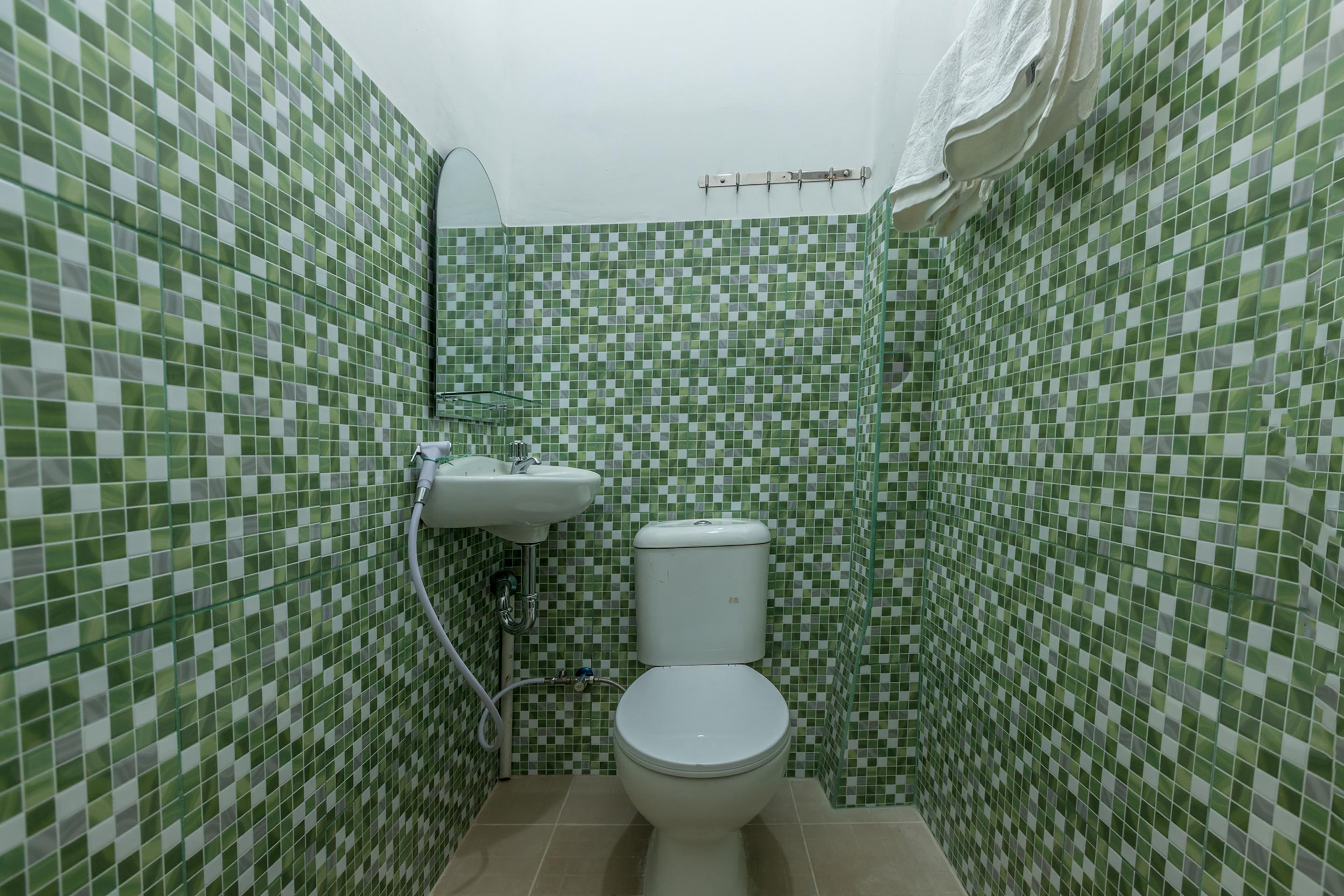 Super Oyo 1487 Residence Khoe Джакарта Экстерьер фото