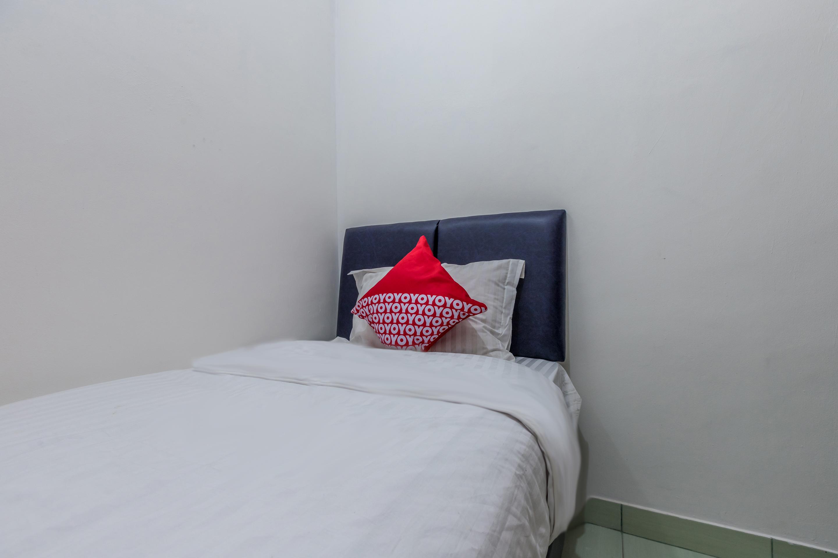 Super Oyo 1487 Residence Khoe Джакарта Экстерьер фото