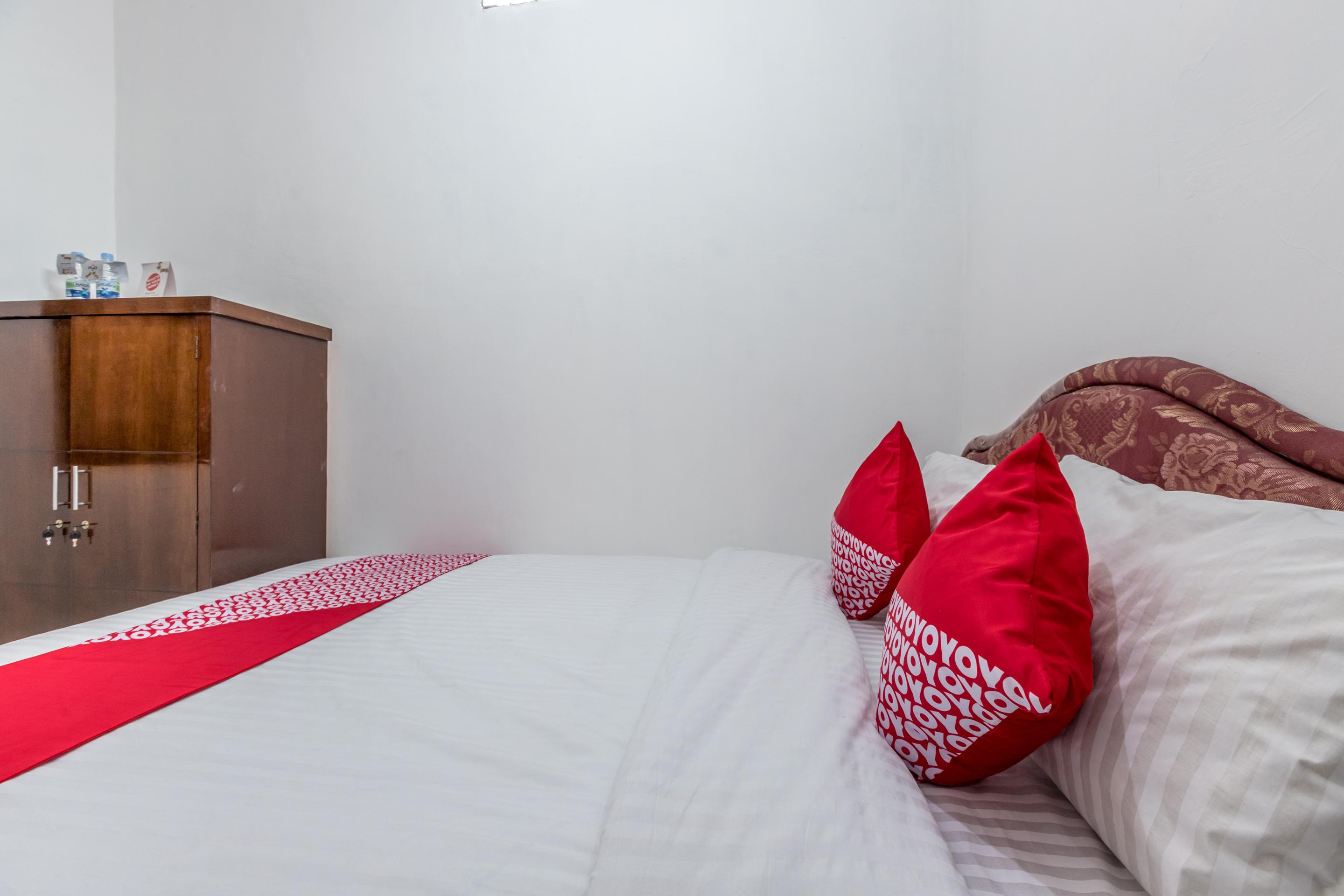 Super Oyo 1487 Residence Khoe Джакарта Экстерьер фото