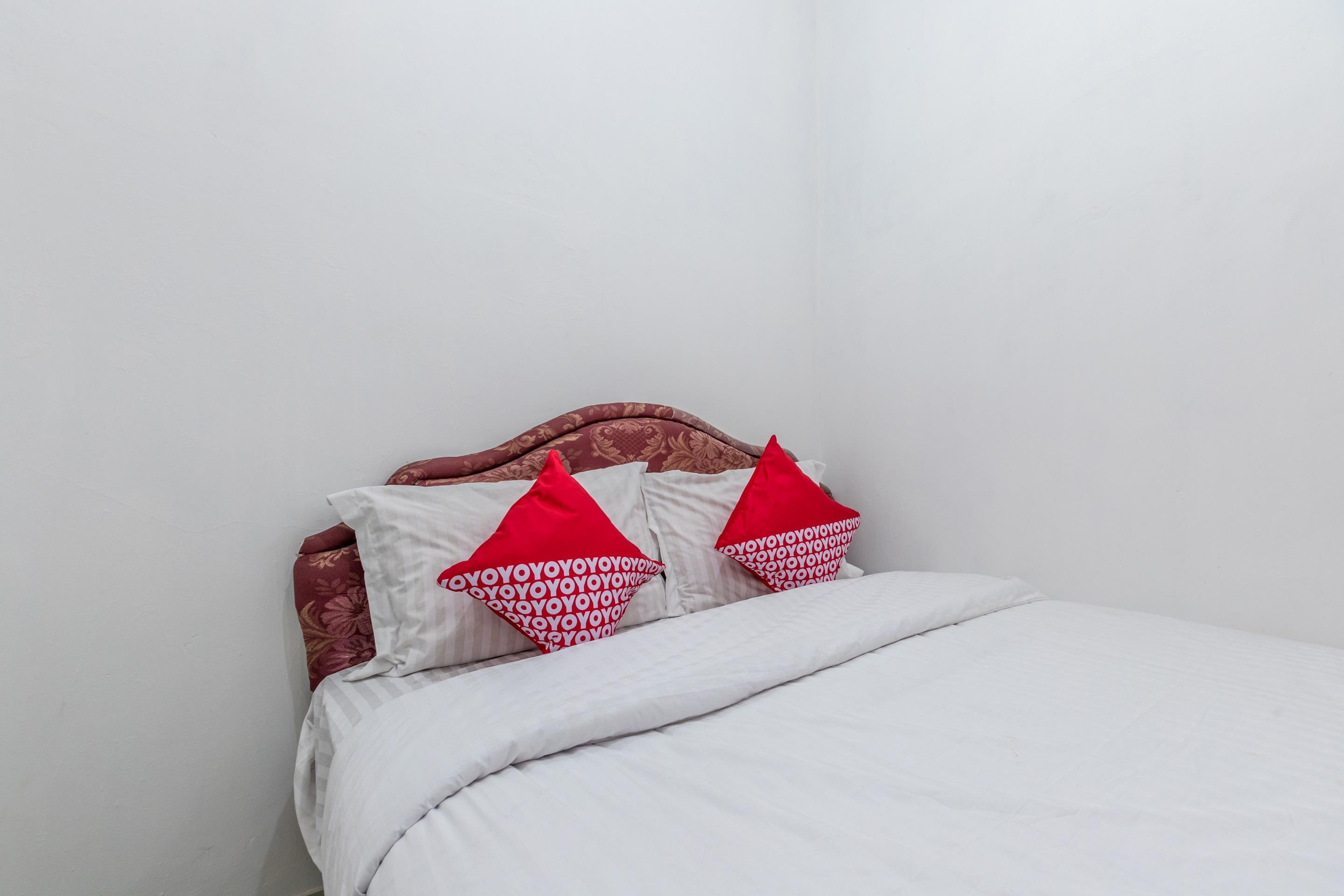 Super Oyo 1487 Residence Khoe Джакарта Экстерьер фото