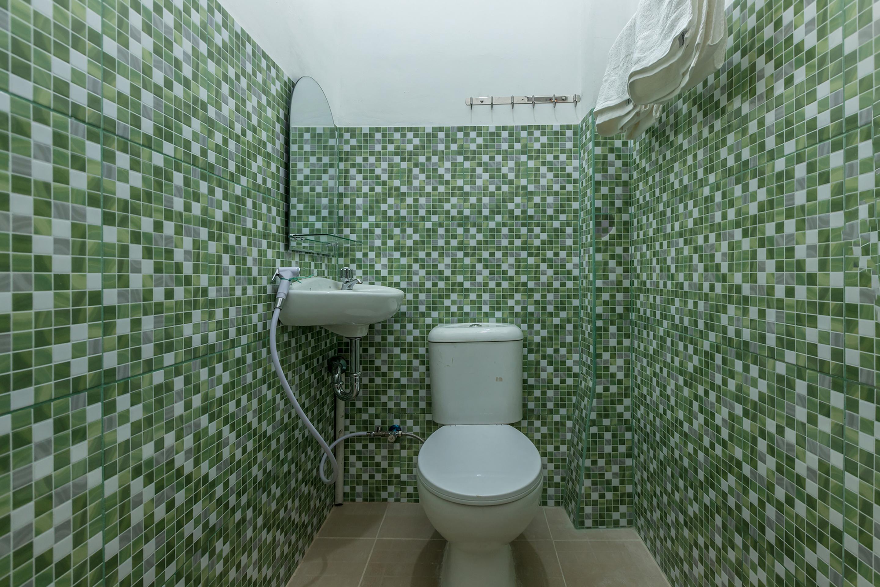 Super Oyo 1487 Residence Khoe Джакарта Экстерьер фото