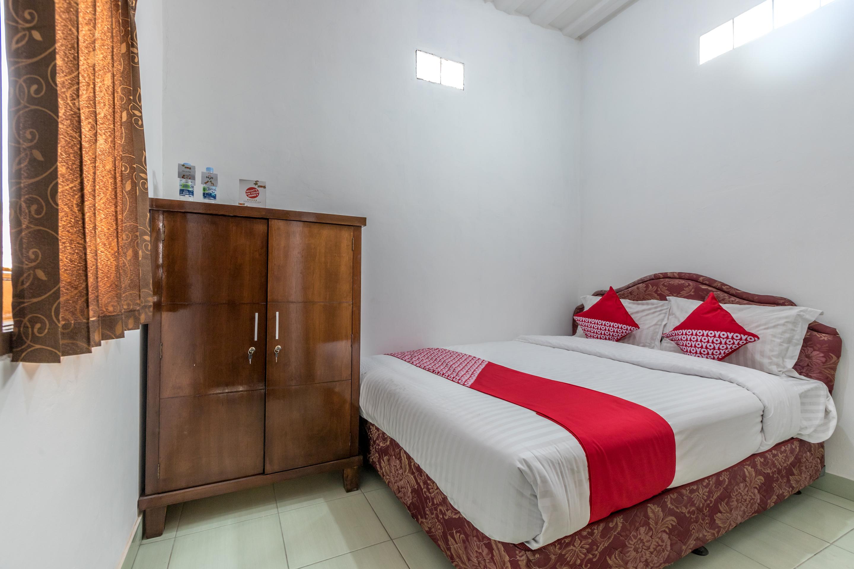 Super Oyo 1487 Residence Khoe Джакарта Экстерьер фото