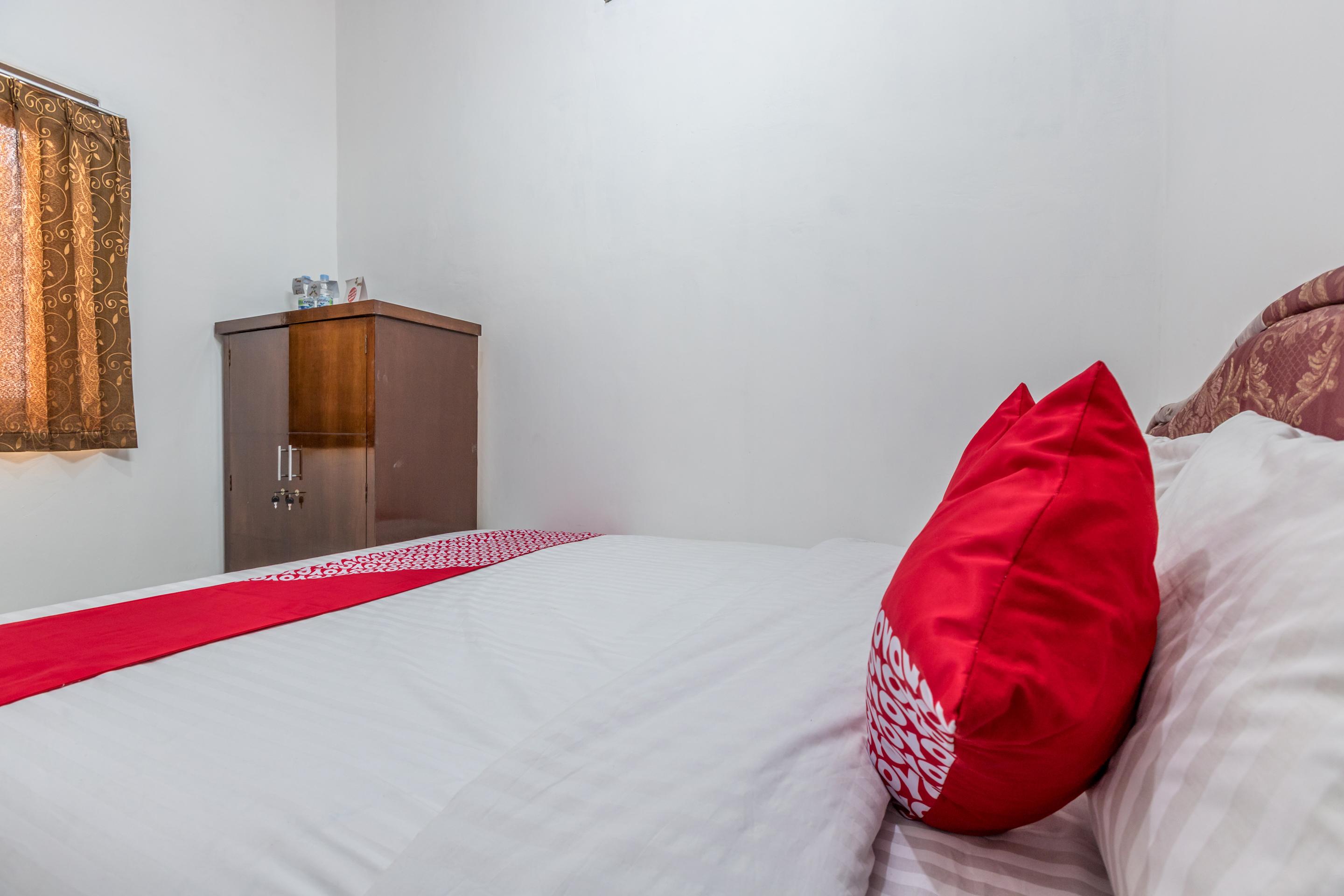 Super Oyo 1487 Residence Khoe Джакарта Экстерьер фото