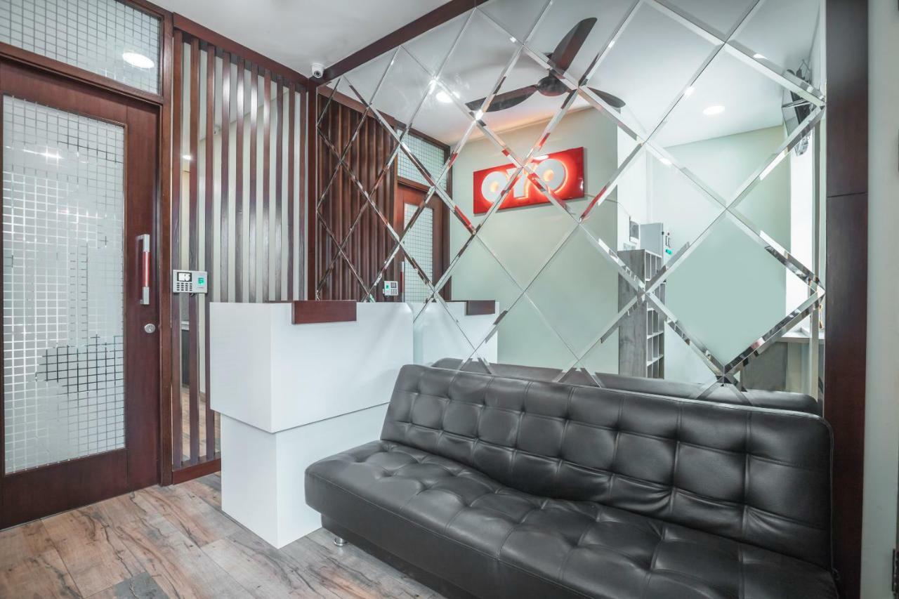 Super Oyo 1487 Residence Khoe Джакарта Экстерьер фото