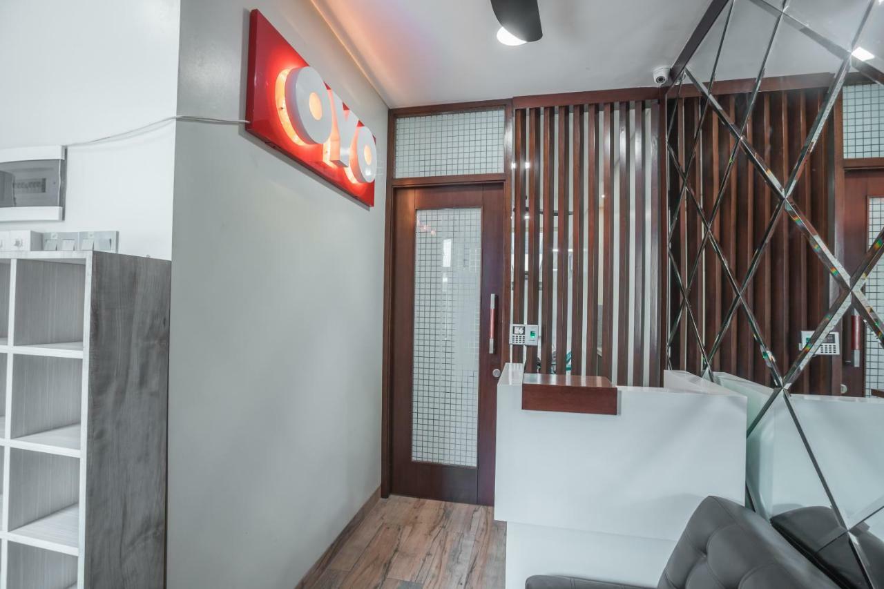 Super Oyo 1487 Residence Khoe Джакарта Экстерьер фото